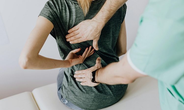 5 Signs You Should See a Chiropractor