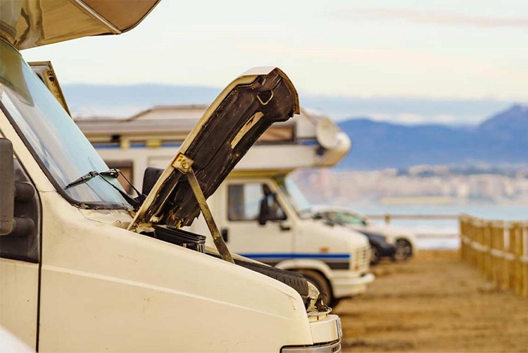 The Ultimate Guide to Choosing the Right RV Repair Service
