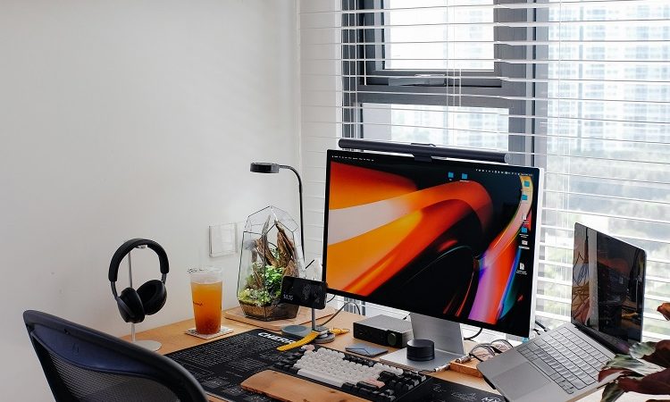 Optimizing Your Office Setup with Refurbished MacBooks