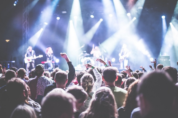 201-815-3716 : Bridging Technology and Entertainment