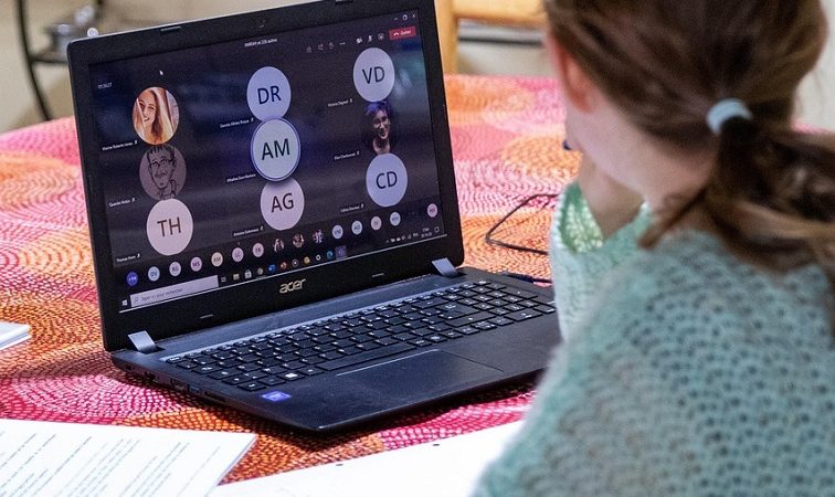 2677872565 : Building Connections in the Digital Era