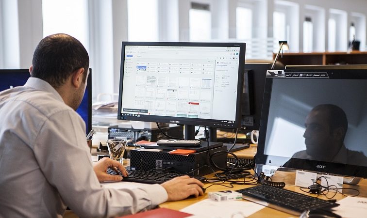 713-554-0662 : The Role of Numbers in Building Trust