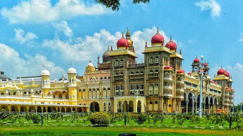 Top 10 Architectural Wonders of India: A Journey Through Heritage and Innovation