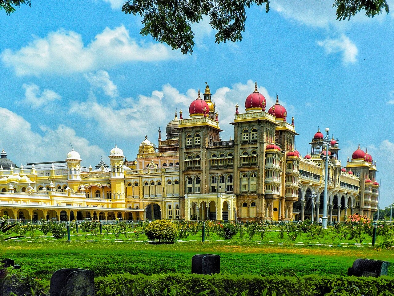 Top 10 Architectural Wonders of India: A Journey Through Heritage and Innovation