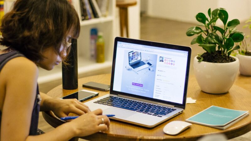 AI Tools for Freelancers: 12 Tools That Save You Time (2026)