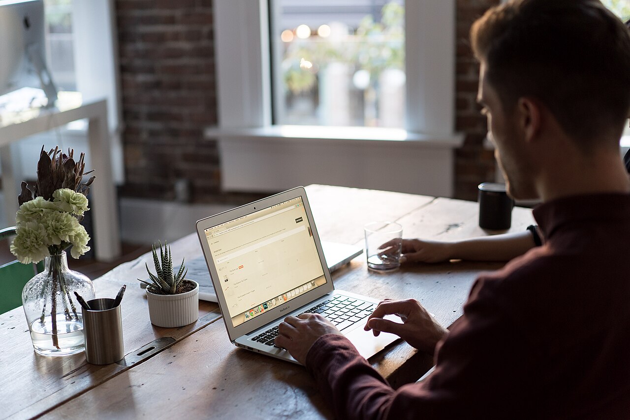 How to Fix ChatGPT Not Loading: 10 Fixes That Work (2026)